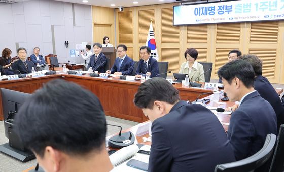 축사하는 정청래 민주당 대표