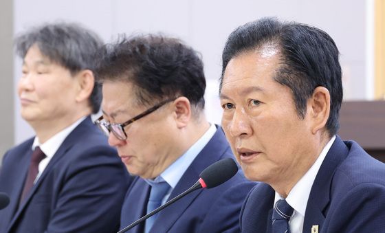 이재명 정부 출범 1주년 토론회 발언하는 정청래