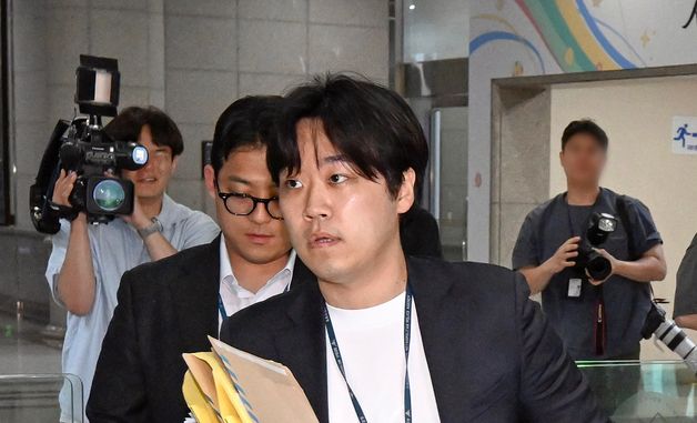 '투표용지 부족 사태' 과천 선관위 압수수색