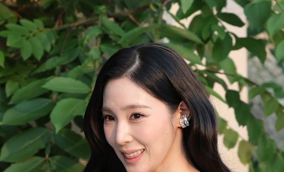 티파니 영, 새색시의 사랑스러운 외출