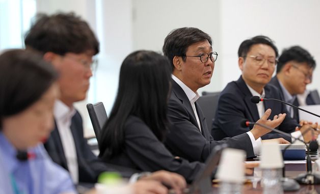 발언하는 최휘영 문체부 장관