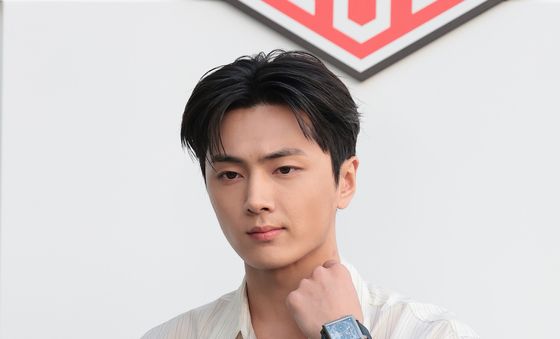 엔하이픈 제이, 근사한 매력남