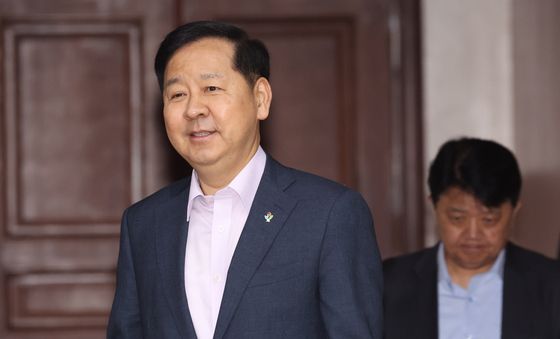비상경제본부회의 참석하는 구윤철 부총리