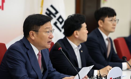 모두발언하는 정점식 원내대표