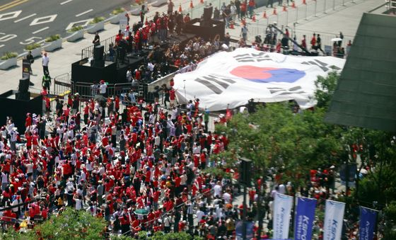 월드컵 응원전 펼쳐진 광화문광장