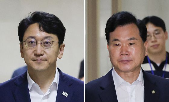 첫 원내수석 회동 참석하는 천준호·김승수