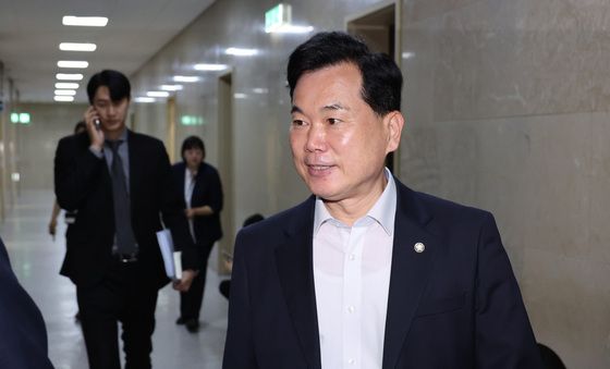 회동 참석하는 김승수 원내수석