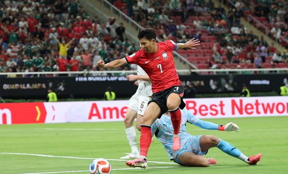 골 찬스 막히는 손흥민