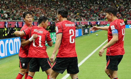 기뻐하는 대한민국 축구대표팀