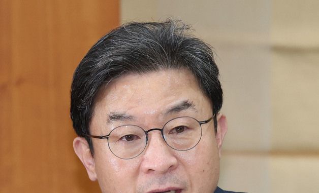 발언하는 이억원 금융위원장