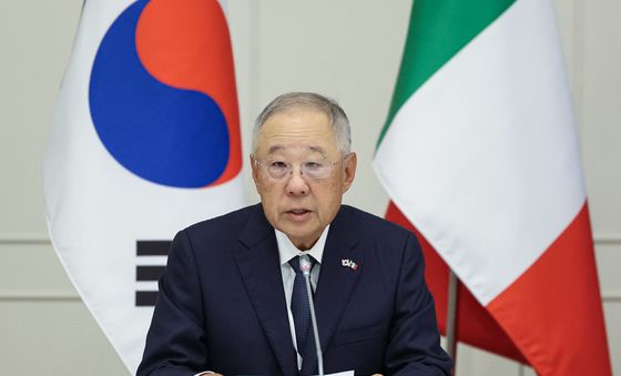 발언하는 류진 한경협 회장