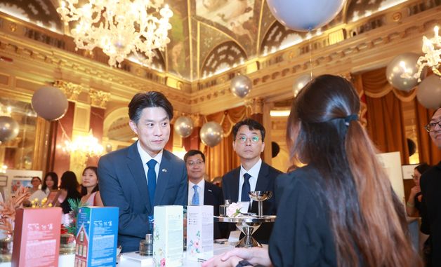 'K-뷰티 글로우 위크 인 로마' 찾은 노용석 중기부 1차관
