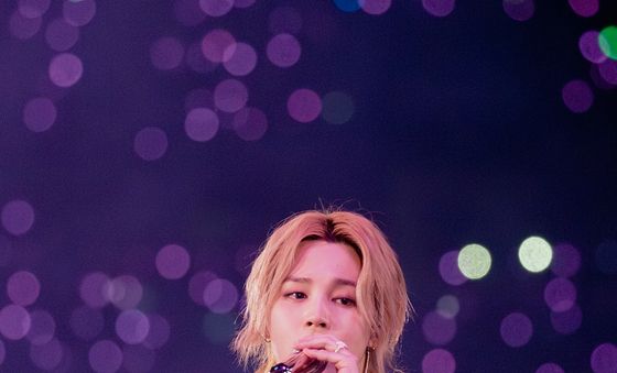 BTS 지민, 고향에서 더 반짝이는 '글로벌 왕자'