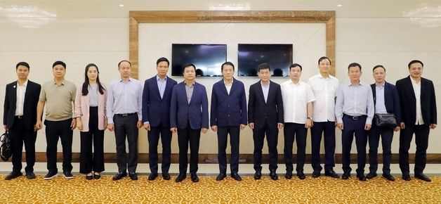 베트남 공안성 대표단 평양 도착