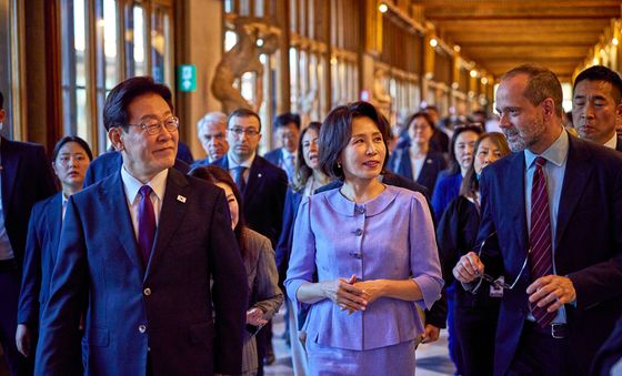이재명 대통령 부부, 우피치미술관 전시물 관람