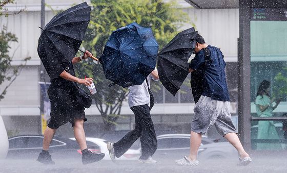 우산으로도 역부족