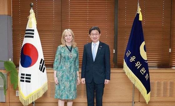 이억원 금융위원장, 런던금융특구 시장 면담