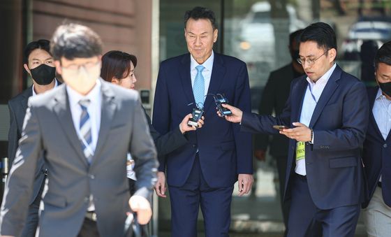 '내란 가담' 김명수 전 합참의장, 영장심사 마치고