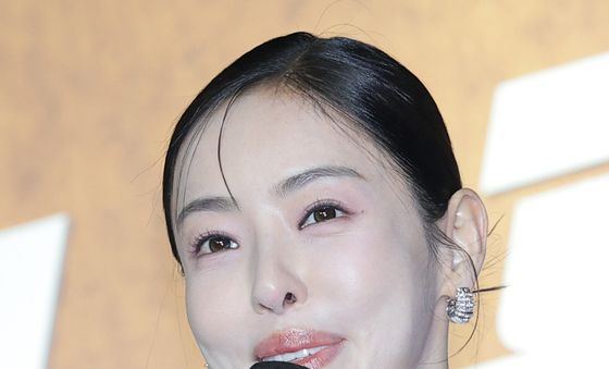 인사말 하는 이다희