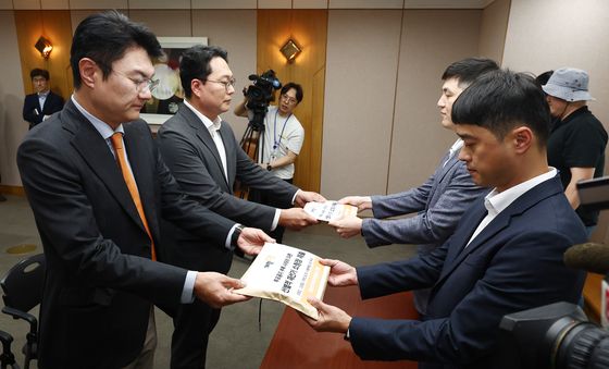 재선거 소청장 제출하는 개혁신당