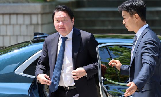 최태원 회장, 재산분할 2차 조정기일 출석