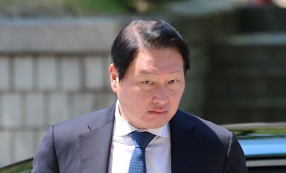 최태원 SK그룹 회장, '재산분할 2차 조정' 출석