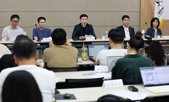 '잠실 개표소 시위' 체육인들의 호소