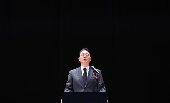 입장 발표하는 홍정도 중앙그룹 부회장