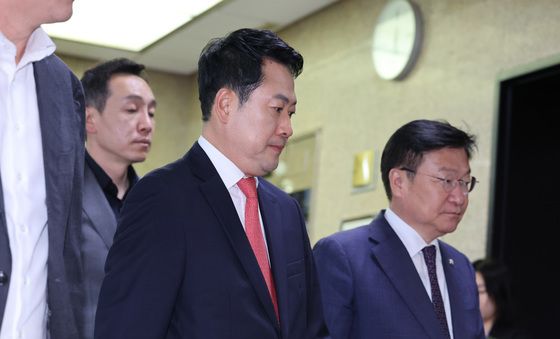 긴급 최고위 참석하는 장동혁 대표