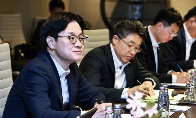 카타르 현지진출 기업 간담회 참석한 김정관 장관