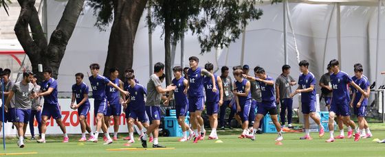훈련하는 대한민국 축구대표팀