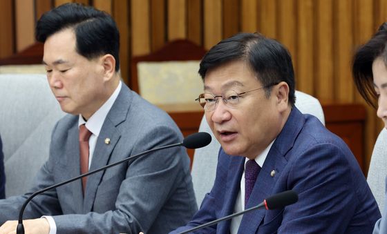 모두발언하는 정점식 원내대표