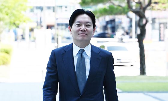 증인 출석하는 박상용 검사
