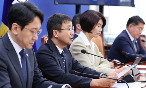 발언하는 한병도 민주당 원내대표