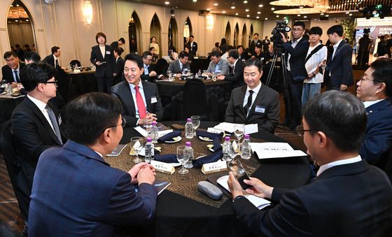 대화 나누는 한동훈·오세훈
