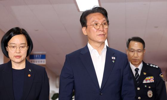 김민석·한성숙·유재성, 국무회의 참석