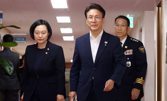 김민석·한성숙·유재성, 나란히 국무회의 참석