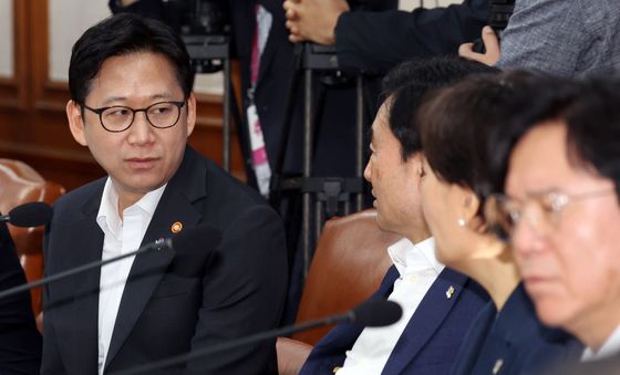 대화하는 배경훈·안규백