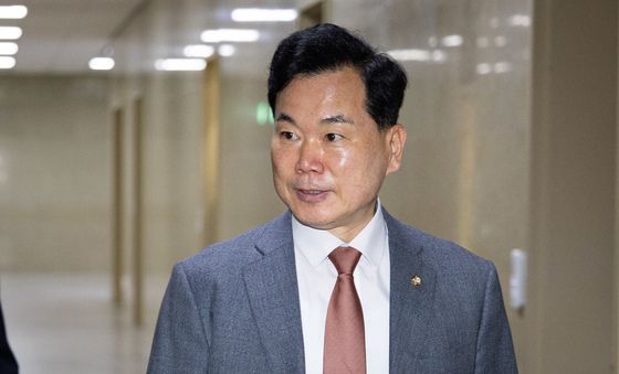 여야 원내수석 회동 참석하는 김승수