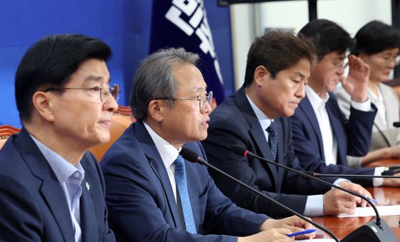 모두발언하는 송기헌  TF 단장
