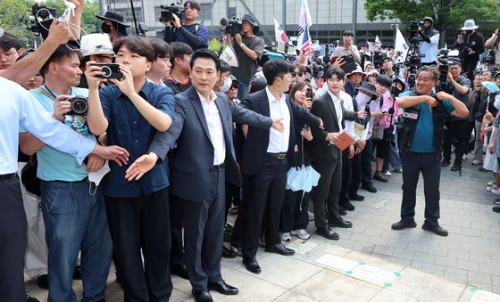 '핸드볼경기장 진입로 확보'