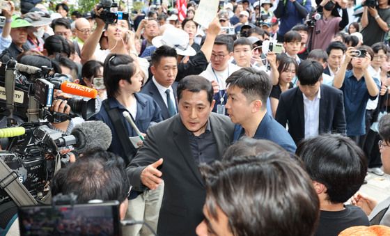 핸드볼경기장 진입 실패한 유승민 대한체육회장