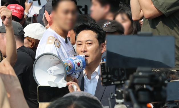 시민들 설득하는 장동혁 대표