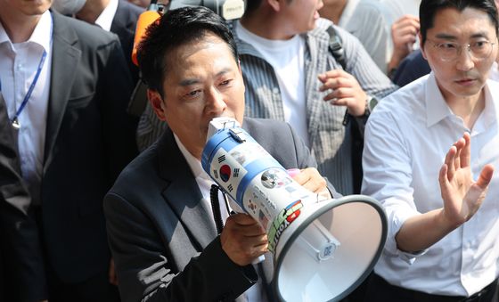 확성기 든 장동혁 대표