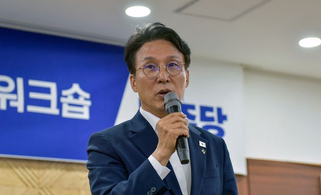 축사하는 김민석 총리