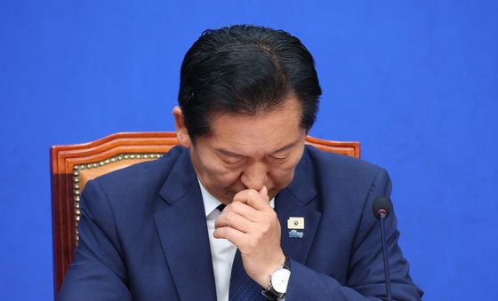 생각 잠긴 정청래 대표