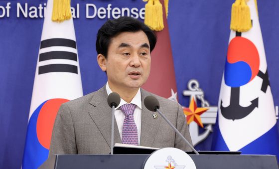군사시설 규제개선 정책 발표하는 안규백 국방부 장관