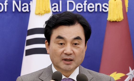 안규백 국방부 장관, 군사시설 규재개선 정책 발표