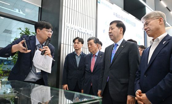 광주 AI 산업융합집적단지 방문한 구윤철 부총리