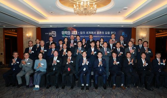 기념 촬영하는 조정식·오세훈·최태원